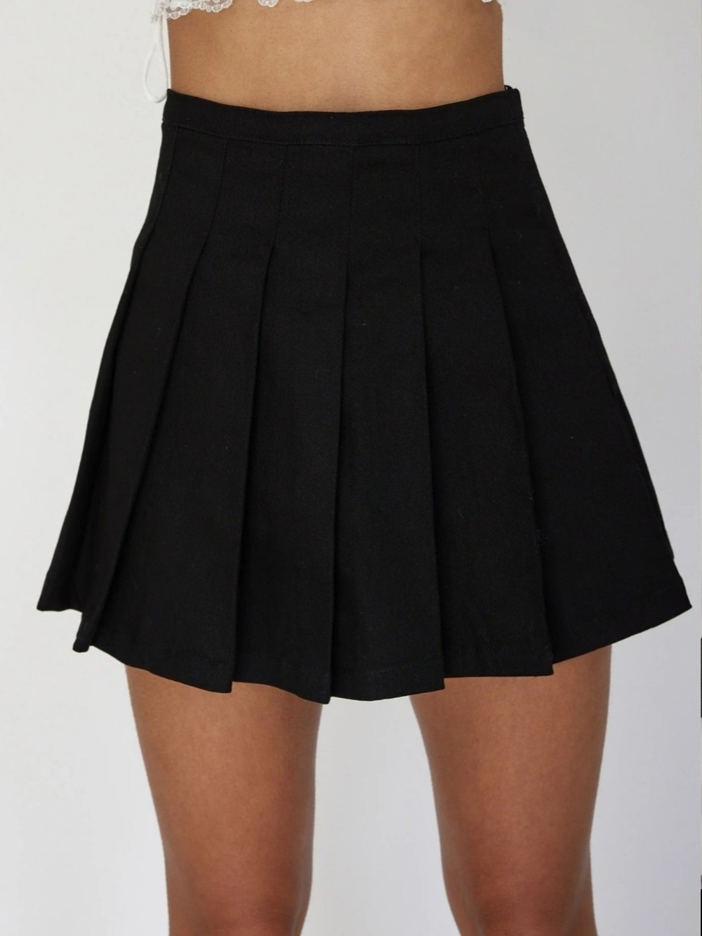 Selfie Leslie Black Pleated A-Line Mini Skirt